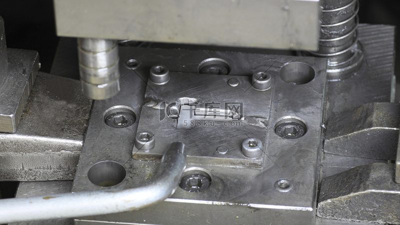 精密模具维修常见问题及处理方法