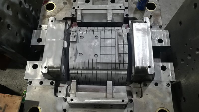 铝合金压铸模具材质之选：揭秘材质差异与性能解析