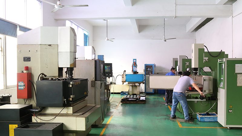成都小批量塑胶模具加工：关键要素与工艺解析